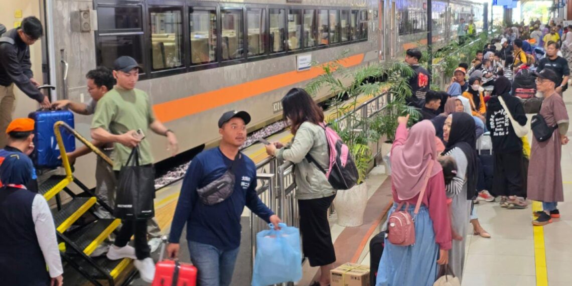 Mudik Lebaran 2026: KAI Daop 7 Madiun Ajak Masyarakat Segera Pesan Tiket, Penjualan Masih Terbuka Lebar
