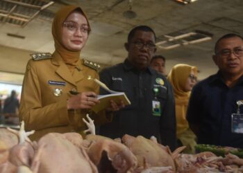 Kunjungi Pasar Tradisional, Walikota Dan Bulog Kediri Pastikan Ketersediaan Dan Harga Bahan Pokok Aman