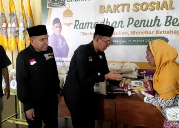 PSHT Cabang Kota Kediri Pusat Madiun Bagikan Ratusan Paket Zakat kepada Warga