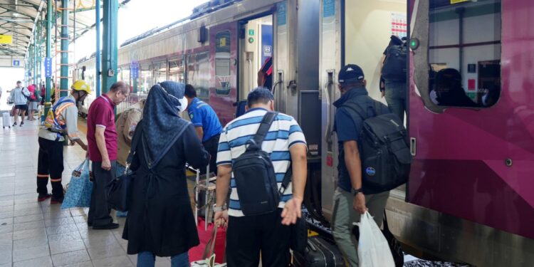 Mudik Nyaman Bersama, KAI Daop 7 Jalankan 264 Perjalanan KAJJ, Layani 323 Ribu Lebih Pelanggan