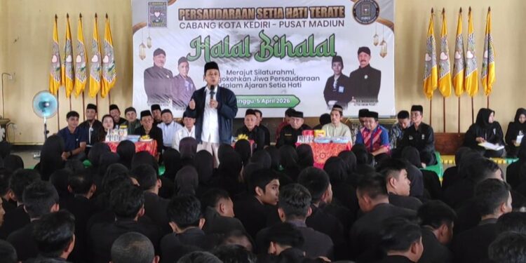 Ratusan Warga Hadiri Halal Bihalal Di Padepokan PSHT Kota Kediri