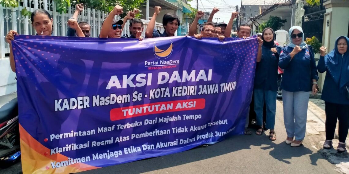 Kader NasDem Kota Kediri Gelar Aksi Damai, Desak Media Tempo Klarifikasi dan Permintaan Maaf