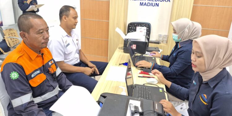 Pastikan Pekerja Kondisi Prima, KAI Daop 7 Madiun Gelar Medical Check Up Serentak