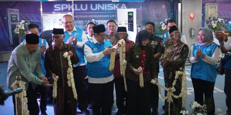 Uniska Kediri Resmikan SPKLU Uniska Center, Perkuat Komitmen Kampus Berdampak dan Dukung Transisi Energi Bersih