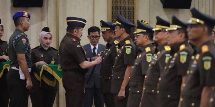 Jaksa Agung Lantik 14 Kajati Dan Pejabat Eselon II