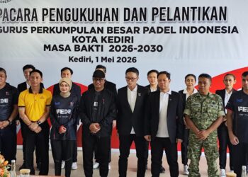 Wali Kota Kediri Resmikan Dan Kukuhkan Pengurus Olahraga Padel Di Lapangan Fede​​