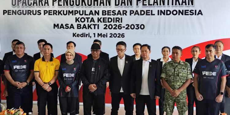 Wali Kota Kediri Resmikan Dan Kukuhkan Pengurus Olahraga Padel Di Lapangan Fede​​