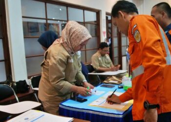 Wujudkan Lingkungan Kerja Bersih Narkoba, KAI Daop 7 Madiun Gelar Webinar dan Tes Urine Mendadak