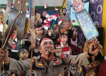 Kapolsek Kediri Kota Edukasi Bahaya Gadget Lewat Dongeng Wayang Sambu Harkitnas