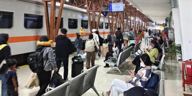 Dampak Gangguan Operasional di Stasiun Pasarsenen,KAI Daop 7 Madiun Sampaikan Permohonan Maaf