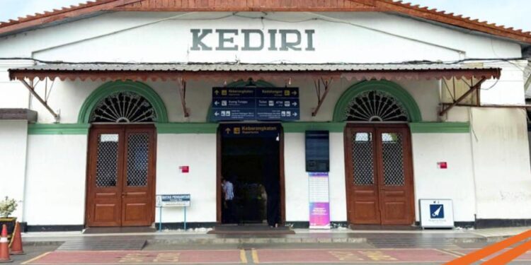 Dukung Pelaksanaan Car Free Night di Jalan Stasiun Kediri, KAI Daop 7 Madiun Imbau Pelanggan Sesuaikan Akses Jalan